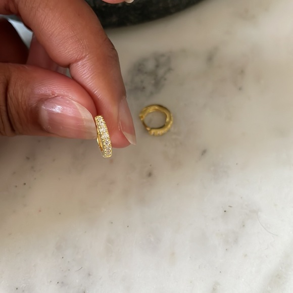 LAST ONE! Lulu’s Gold Rhinestone Mini Hoop Earrings -- New! - Picture 4 of 7